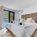 Vacation Marbella I Villa La Cabane, Luxury Villa, Designer Interior, Heated Pool, American Bbq, 5Min Walk To The Finest Beaches