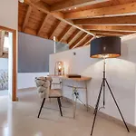 Vacation Marbella I Villa La Cabane, Luxury Villa, Designer Interior, Heated Pool, American Bbq, 5Min Walk To The Finest Beaches וילה מארבלה