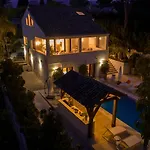 Vacation Marbella I Villa La Cabane, Luxury Villa, Designer Interior, Heated Pool, American Bbq, 5Min Walk To The Finest Beaches וילה מארבלה