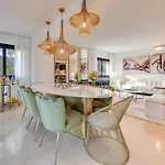 Vacation Marbella I Villa La Cabane, Luxury Villa, Designer Interior, Heated Pool, American Bbq, 5Min Walk To The Finest Beaches וילה