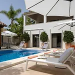 Vacation Marbella I Villa La Cabane, Luxury Villa, Designer Interior, Heated Pool, American Bbq, 5Min Walk To The Finest Beaches מארבלה