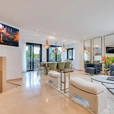 Vacation I La Cabane, Luxury Villa, Designer Interior, Heated Pool, American Bbq, 5min Walk To The Finest Beaches Villa *