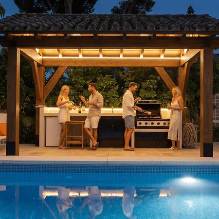 Vacation I La Cabane, Luxury Villa, Designer Interior, Heated Pool, American Bbq, 5min Walk To The Finest Beaches Villa