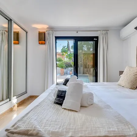 빌라 Vacation I La Cabane, Luxury, Heated Pool, 300m To The