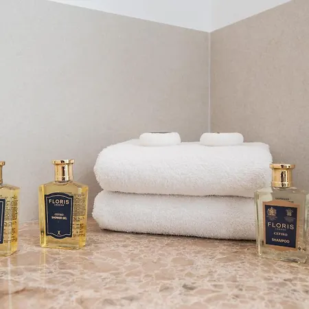 빌라 Vacation I La Cabane, Luxury, Heated Pool, 300m To The 마르베야