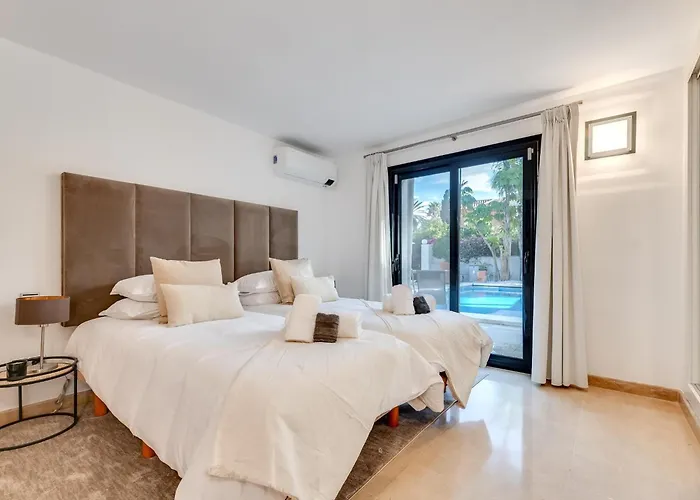 Vacation I La Cabane, Luxury, Heated Pool, 300m To The * Marbella